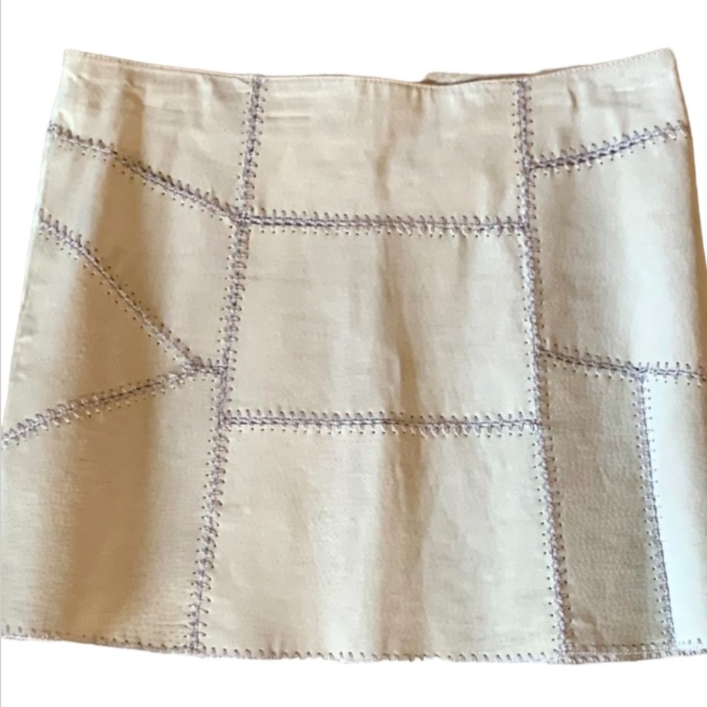 🌸- NWOT Passport Tan Suede Mini Skirt. Embroidered. Size 3